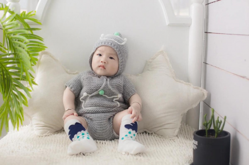 广州代怀试管生子七个月宝宝脚长